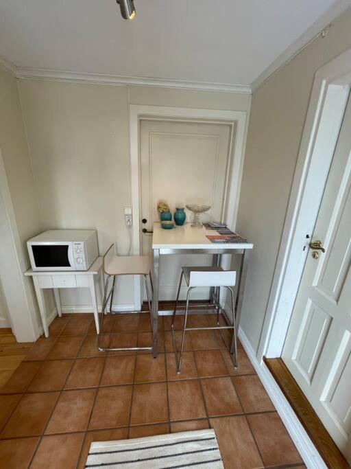 Apartament With Access To Garden, Central, Quiet And With Free Parking Фредрикстад Экстерьер фото